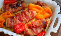 Ruladă din piept de pui - cea mai ușoară rețetă, cu bacon și cașcaval