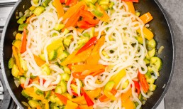 Paste konjac cu legume