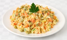 Salată boeuf cu piept de pui -  reteta gustoasă și hrănitoare