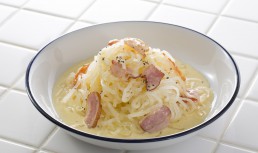 Paste konjac cu sos carbonara