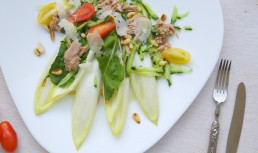 Salată de ton cu andive - o rețetă rapidă și sănătoasă