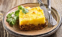 Hachis Parmentier - rețeta franțuzească cu carne și piure de cartofi