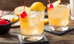 Cum faci Whiskey Sour - cocktailul perfect pentru orice ocazie