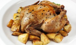 Pui cu unt aromat și rozmarin la slow cooker