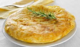 Omletă spaniolă - Tortilla de patatas
