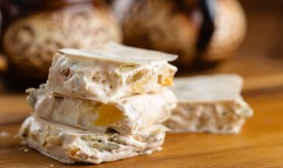 Prăjitură cu cremă nuga. Rețetă simplă și delicioasă