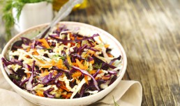 Salată de varză în stil mediteranean