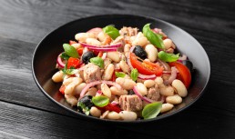 Salată de fasole cu ton -  gata în 5 minute