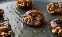 Dulceață de smochine umplute cu miez de nucă