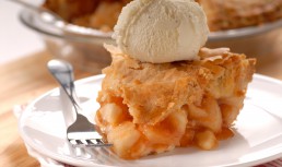 Tartă simplă cu mere - rețeta perfectă cu aluat fraged, zahăr brun și scorțișoară