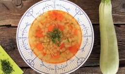 Ciorbă de dovlecei - rețeta de bază + variante simple