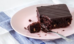 Negresă cu gem și nucă