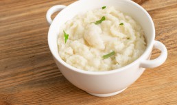 Pastă de conopidă cu cremă de brânză și usturoi