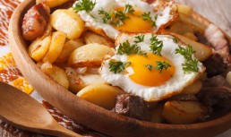 Cartofi țărănești - cea mai simplă rețetă. Cum să îi prepari pas cu pas