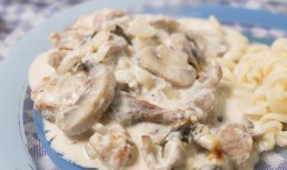 Porc cu smântană și ciuperci