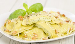 Ravioli umpluți cu brânză. Cum îi prepari acasă în doar o oră