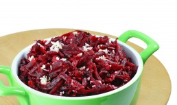 Salată de sfeclă roșie cu hrean