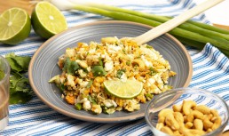 Salată de quinoa în stil thailandez