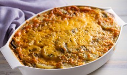 Musaca din piept de pui și legume