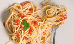 Spaghete milaneze – rețeta simplă pe care o faci rapid acasă