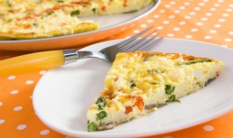 Frittata cu legume și brânză. Rețetă simplă și sănătoasă