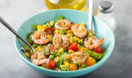 Salată cu creveți la grătar - un boost de energie și vitamine