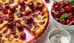 Clafoutis cu cireșe și făină de migdale