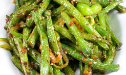 Salată picantă de fasole verde