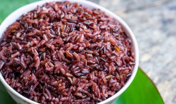 Pilaf de orez negru cu legume