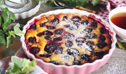 Clafoutis cu prune - un desert franțuzesc surprinzător de simplu