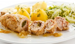 Ruladă de porc cu legume