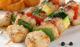 Cum faci cele mai fragede frigărui de curcan acasă