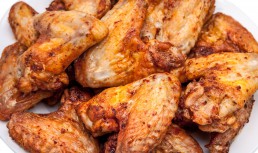 Aripioare de pui marinate în usturoi