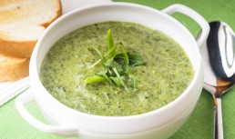 Ciorbă de salată verde cu smântână