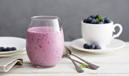 Smoothie cu afine și cătină