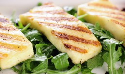 Halloumi la grătar - pur și simplu irezistibilă!
