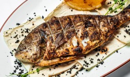 Dorada la grătar cu legume