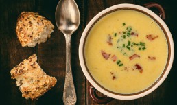 Supă cremă de porumb cu bacon