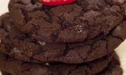 Biscuiti cu ciocolata si chili