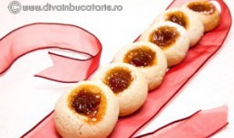 Biscuiti cu gem de caise