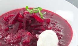 Bors cu sfecla si carne de vita