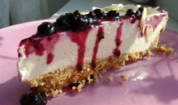 Cheesecake cu menta si afine