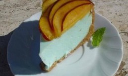 Cheesecake Cu Menta Si Piersici