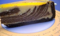 Cheesecake zebra cu jeleu de portocale