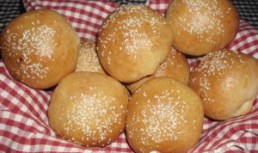 Chifle pufoase cu branza topita