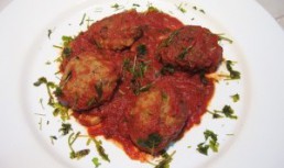 Chiftelute marinate cu sos