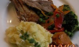Ciolan de porc cu legume