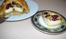 Cirese, Nuci, Rozmarin Si Branza Brie In Foietaj