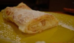 Clatite cu branza dulce la cuptor