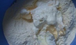 Cornulete Cu Cascaval Si Mac